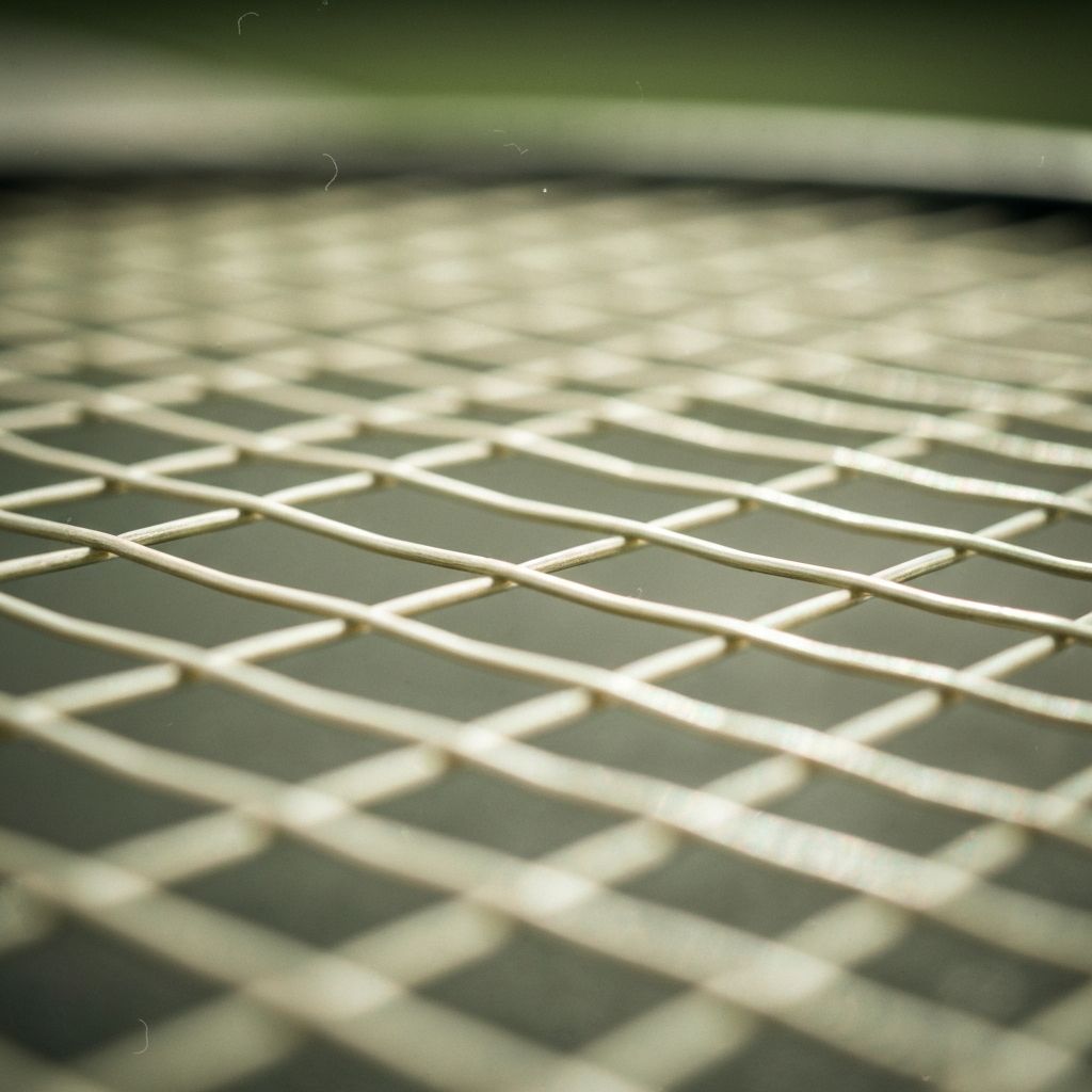 Tennis racket strings
